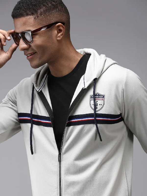 Weekend Specials to Grab Men Grey Solid Sweatshirt