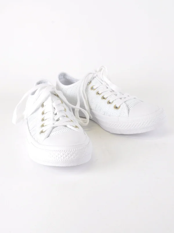 Reduced Rates White Knitted Lowtop Converse - New But Imperfect