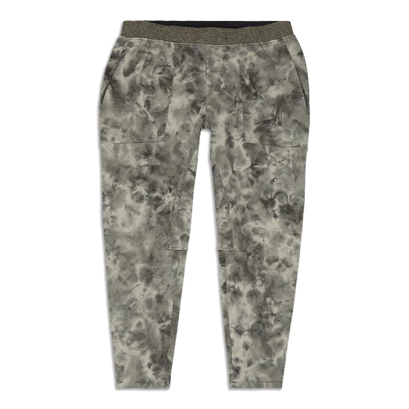 Closeout Deal Textured Tech Pant - Resale