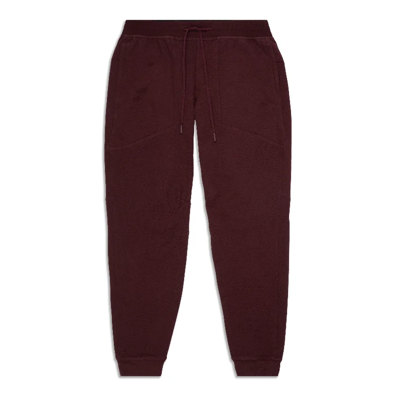 Special Offer At Ease Jogger - Resale