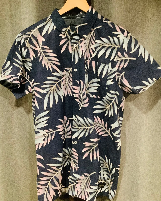 Weekend Specials to Celebrate SILVER JEANS CO. TROPICAL PRINTED SHIRT