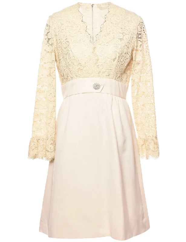 Steal Deal Yellow 1960s Floral Lace Dress  - M